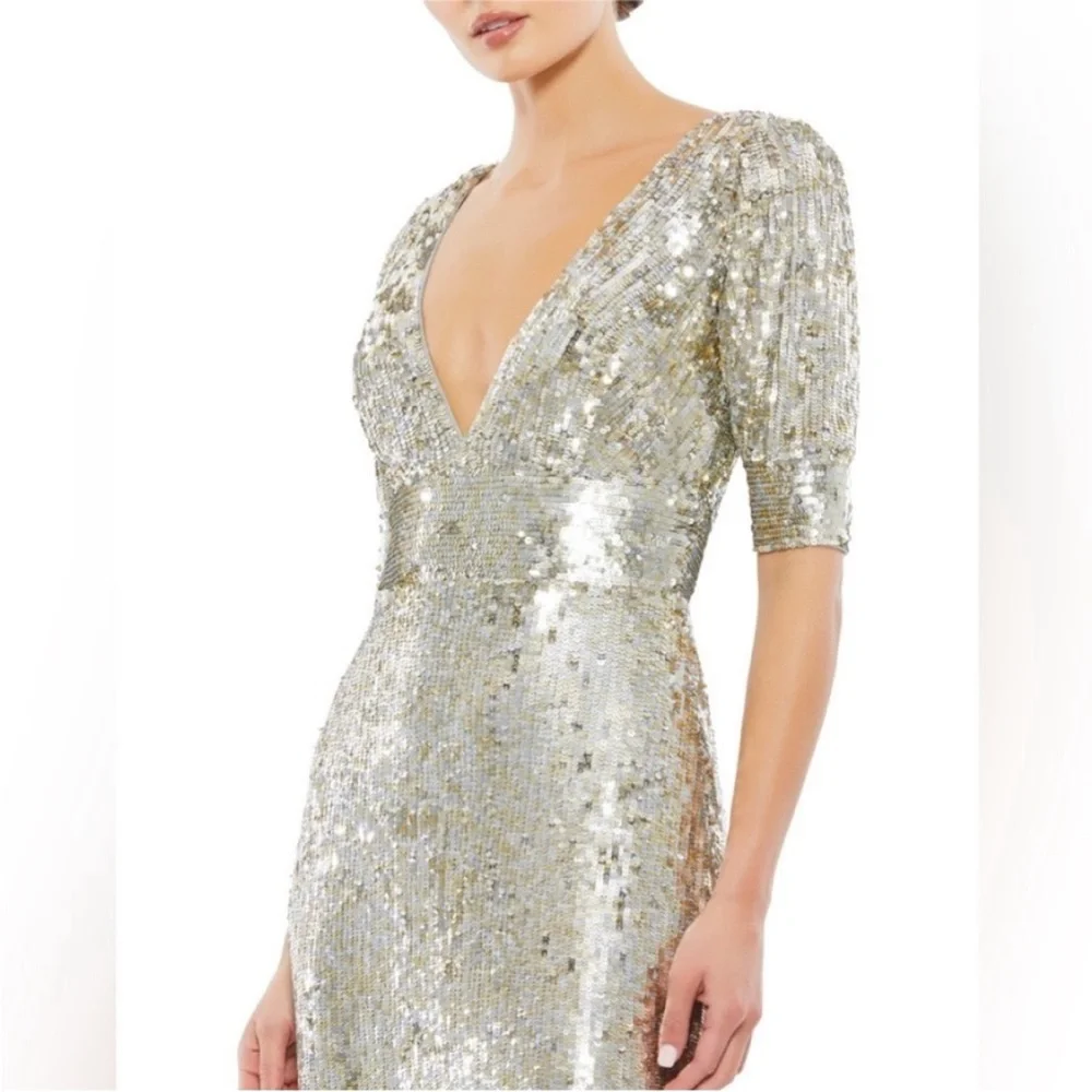 Mac Duggal 4707 Sequin Stripe Platinum Metallic V-Neck Gown Size 12 - Picture 2 of 13